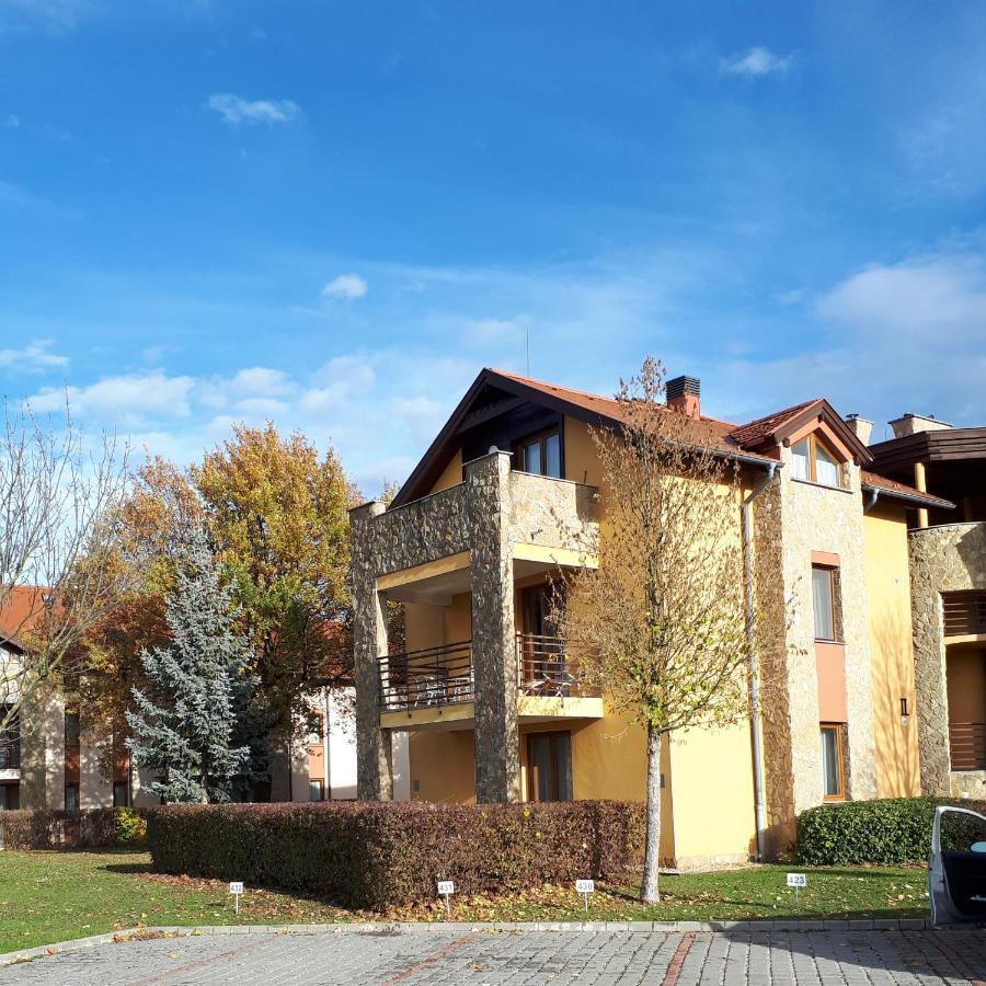Kamilla Apartman Villapark Buk Exterior photo